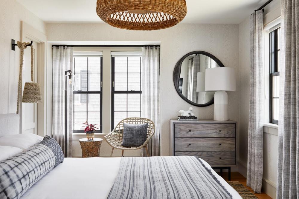 Queen Room interior